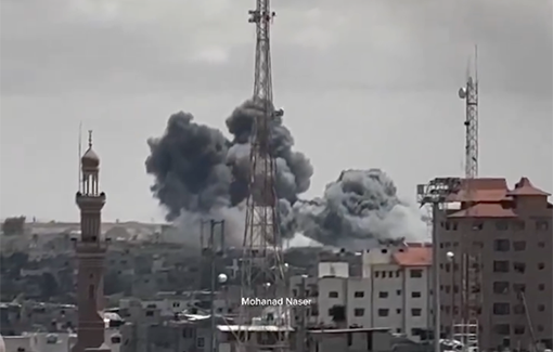 Thumbnail preview image for the video titled: Massive bombing of a neighborhood in Eastern Rafah