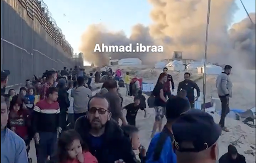 Thumbnail preview image for the video titled: Displaced families fleeing from their tents as Israel bombs the tents