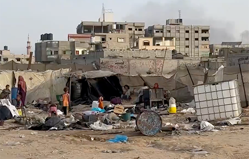 Thumbnail preview image for the video titled: Footage from the UN of the misery of displaced families evacuating Rafah