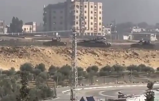 Thumbnail preview image for the video titled: Israeli military vehicles besiging Al-Aqsa University in Gaza City