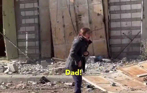 Thumbnail preview image for the video titled: Child cries out to her father as Israeli forces fire on people during displacement in Beit Lahia.