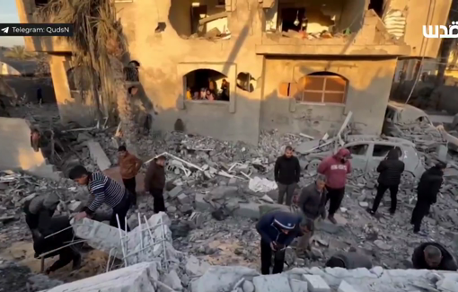 Thumbnail preview image for the video titled: Complete destruction of the Abu Samra family house by night Israeli bombing