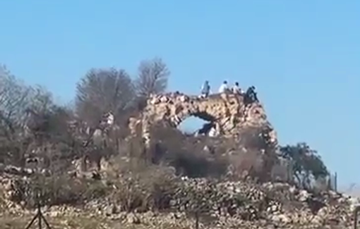 Thumbnail preview image for the video titled: Israeli settlers stormed Khirbet Bab al-Burj archaeological site in Sinjil town