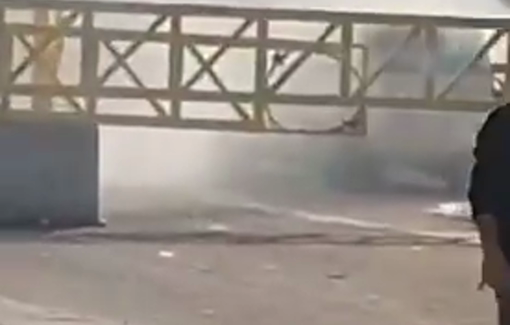 Thumbnail preview image for the video titled: Israeli forces fire tear gas canisters at Palestinians near the Jubara checkpoint, south of Tulkarm