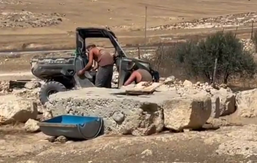 Thumbnail preview image for the video titled: Israeli settler Yinon Levi invaded the village of Zanuta to steal a sheep