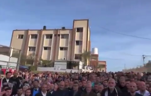 Thumbnail preview image for the video titled: Ceasefire : Doctors, medical teams, civil defense, and hospital staff stood in honor of the Palestinian national anthem