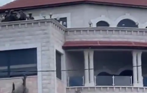 Thumbnail preview image for the video titled: Israeli army takes position on the rooftops of one of the houses near the Jenin refugee camp