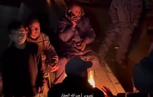 Thumbnail preview image for the video titled: Displaced families sleep out in anticipation of the return to North Gaza