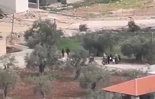 Thumbnail preview image for the video titled: Israeli troops forced dozens of families to flee their houses in Tamoun, south of Tubas