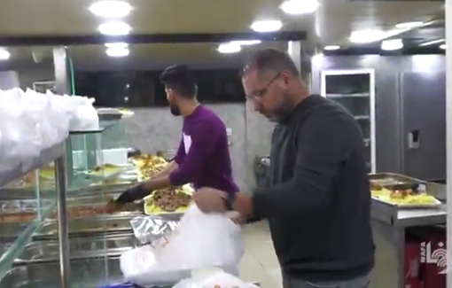 Thumbnail preview image for the video titled: Palestinian preparing meals for displaced Palestinians from Jenin