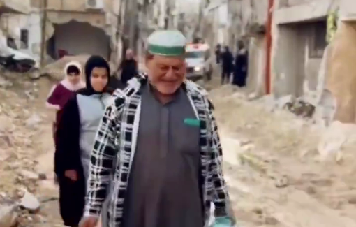 Thumbnail preview image for the video titled: Resident of Tulkarm have only two hours to evacuate their homes and take their belongings