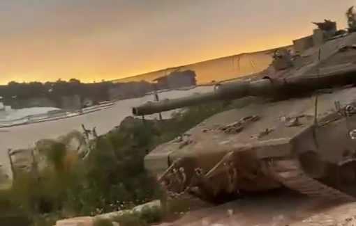 Thumbnail preview image for the video titled: Israeli tanks storm Jenin city in order to occupy it permanently