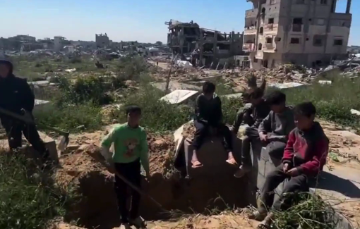 Thumbnail preview image for the video titled: Children grave diggers in Beit Lahia