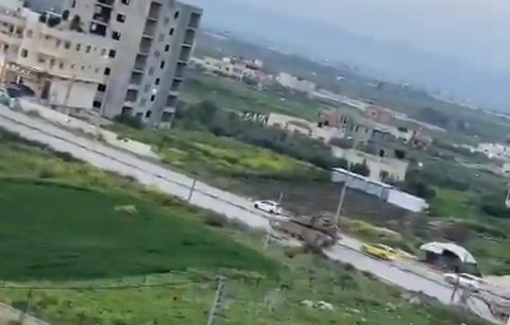 Thumbnail preview image for the video titled: Israeli tanks invaded western Jenin