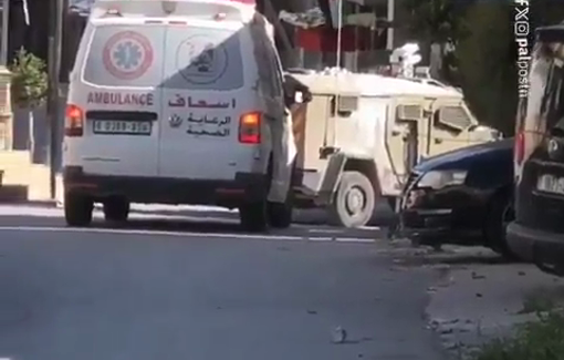 Thumbnail preview image for the video titled: Israeli soldiers preventing ambulances from entering Al-Ain refugee camp