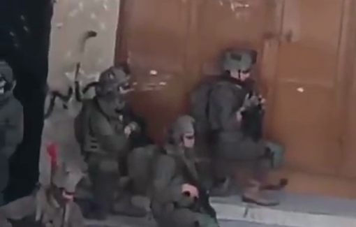 Thumbnail preview image for the video titled: Israeli troops deployed to search homes in Al-Ain Camp