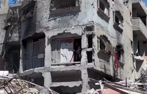 Thumbnail preview image for the video titled: "We want to live" Palestinians return to their ruined homes in Shujaiya