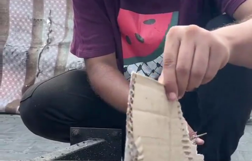 Thumbnail preview image for the video titled: Hamada Shoo prepares chicken pasta for the children in the tent Camp