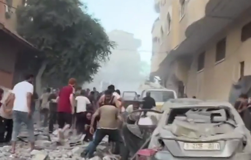 Thumbnail preview image for the video titled: 9 killed in massacre strike on Salhi tower in Nuseirat