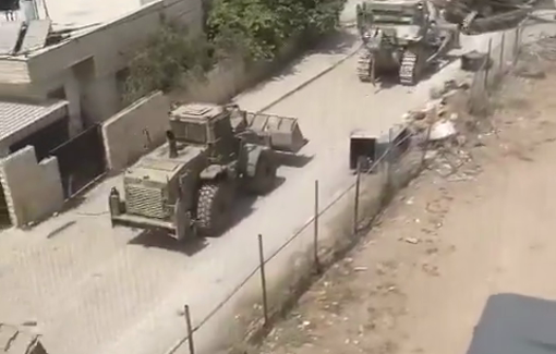 Thumbnail preview image for the video titled: IDF bulldozers towards the cinema roundabout in central Jenin.