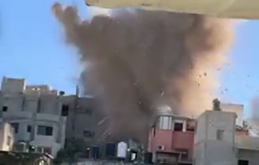 Thumbnail preview image for the video titled: Live: airstrike inside Jenin near Al-Ansar mosque