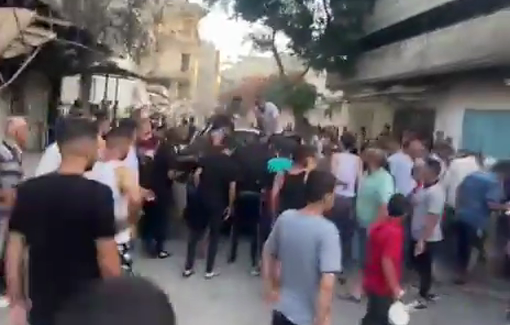 Thumbnail preview image for the video titled: The israelis bomb a falafel stall near Al-Shawa Square