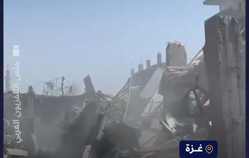 Thumbnail preview image for the video titled: Extensive destruction after airstrike on Al-Farouq Mosque