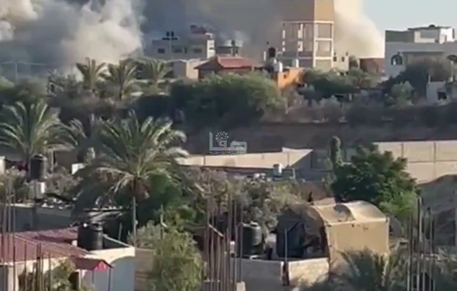 Thumbnail preview image for the video titled: Massive plume of smoke fills the skyline after strike on Al-Bashiti family