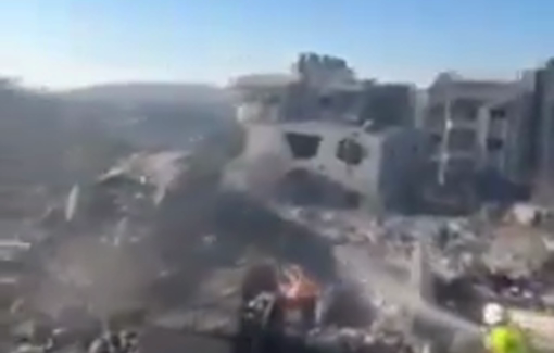 Thumbnail preview image for the video titled: lsraeli warplanes destroy several houses in Deir Qanun town, Lebanon.