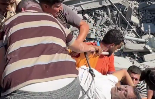 Thumbnail preview image for the video titled: Pulling out Mozhir family from the rubble after IDF bombing