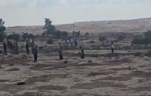 Thumbnail preview image for the video titled: Dozens of Israeli settlers militia are attacking the residents of the village of Susiya