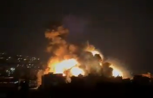 Thumbnail preview image for the video titled: Violent Israeli bombardment of Dahieh (Beirut suburb)