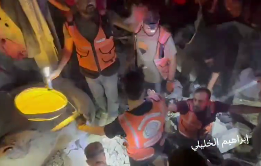 Thumbnail preview image for the video titled: Civil Defense crews search for victims from the Kahlout family after IDF bombing