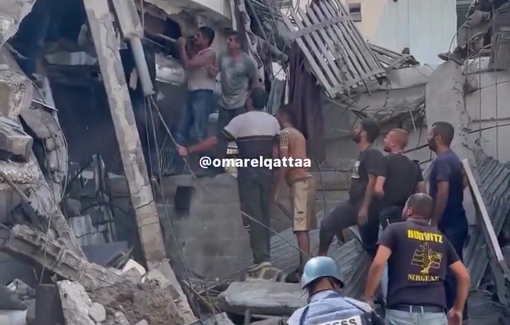 Thumbnail preview image for the video titled: Search and rescue of victims of Khilla family house after IDF bombing