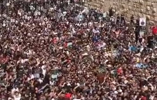 Thumbnail preview image for the video titled: Huge Crown at the funeral of Shireen Abu Akleh in occupied Jerusalem