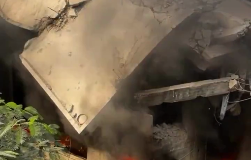 Thumbnail preview image for the video titled: Israeli bombardment sets houses in Beit Lahia on fire