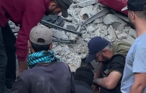 Thumbnail preview image for the video titled: Locals search for victims amidst the rubble of Al-Sanie family house