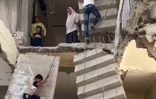 Thumbnail preview image for the video titled: This is how people go between floors in houses bombed by Israel