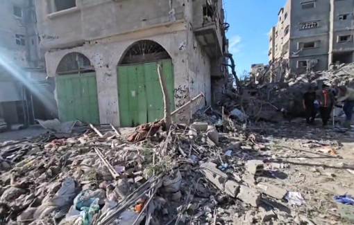 Thumbnail preview image for the video titled: Neighbors search for victims under the rubble following night Israeli bombing in Beit Lahia