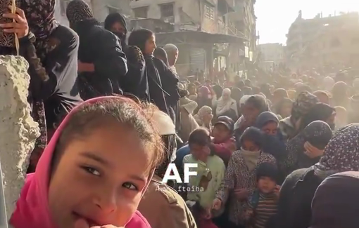 Thumbnail preview image for the video titled: Hundreds of displaced flock to bakeries amid growing famine in South Gaza