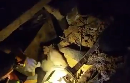 Thumbnail preview image for the video titled: Rescue workers attempt to extract a headless woman from house bombed by Israel