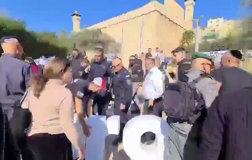 Thumbnail preview image for the video titled: Israeli Settlers, accompanied by Itamar Ben-Gvir stormed Hebron